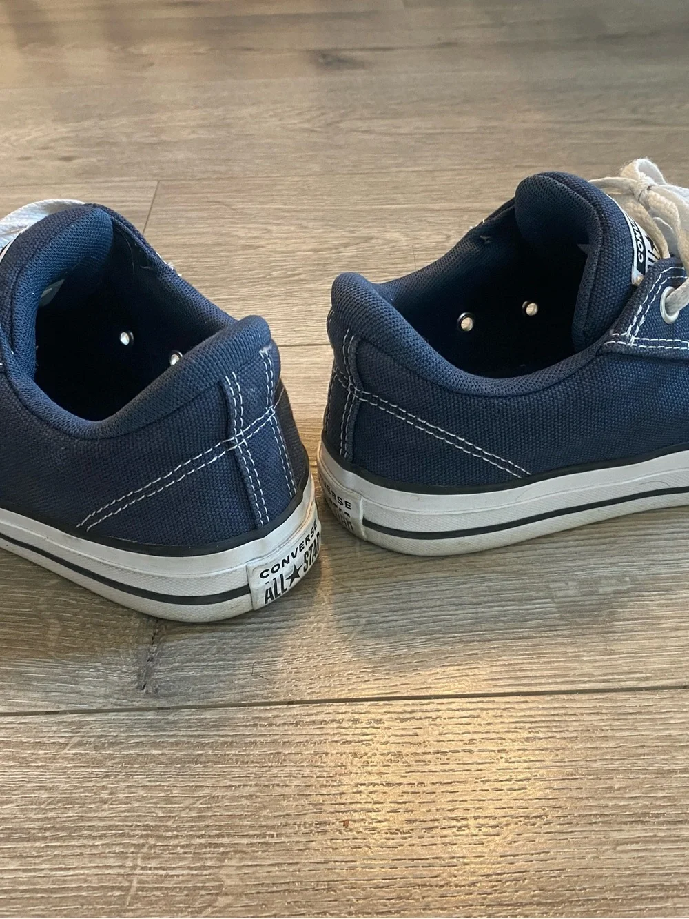 Converse classic low